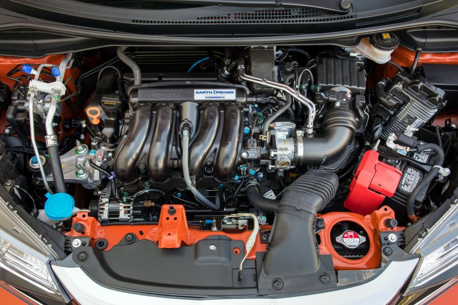 Моторный отсек Honda Fit Sport 2017 года  (NA) (фото 21 из 71)